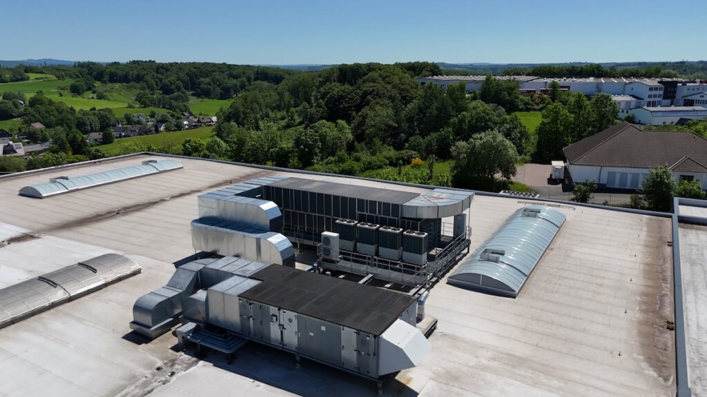 Technische Gebäudeausrüstung für die Industriehalle von Berghoff GmbH in Drolshagen-Germinghausen.